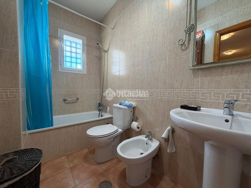 Foto eeaa77d3-7994-4a5c-ac60-f18d12e6ba16. Casa aparellada amb aparcament a Ayamonte ciudad Ayamonte