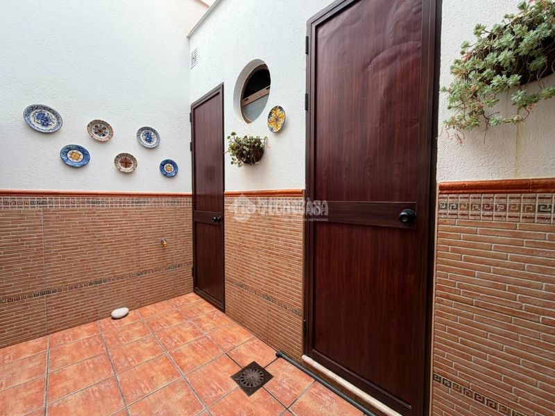 Foto 0261c495-e34b-4582-a46b-e32526eae213. Casa aparellada a Isla Cristina