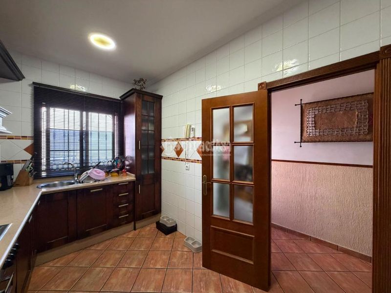 Foto 24d696b0-9508-4982-ab96-add8b6735314. Casa aparellada a Isla Cristina