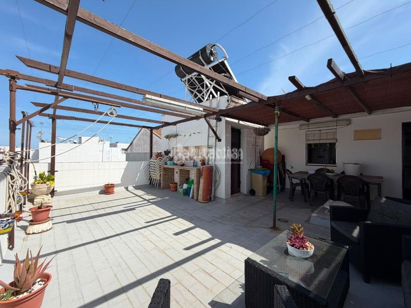 Foto 3b27dedd-484b-4247-8e2d-ea0b3b74cae9. Casa aparellada a Isla Cristina