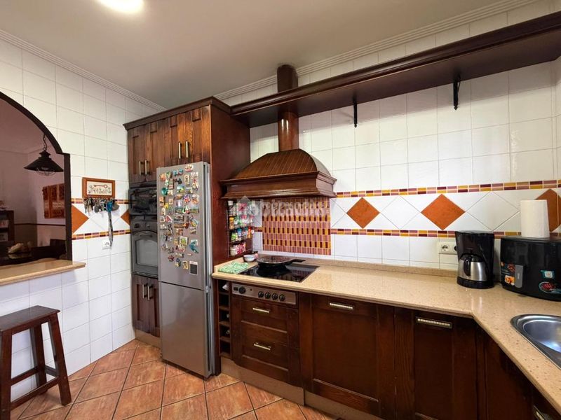Foto 8480d6e7-42b8-43e5-8b8d-977ab9fa3612. Casa aparellada a Isla Cristina