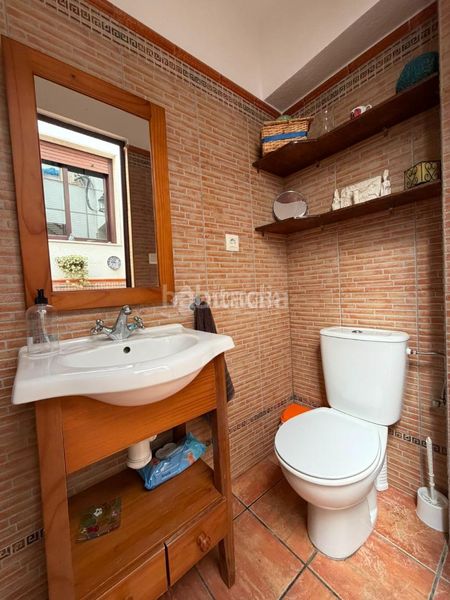 Foto 9ec116fa-9b58-497d-9b3d-3ab016724299. Casa aparellada a Isla Cristina