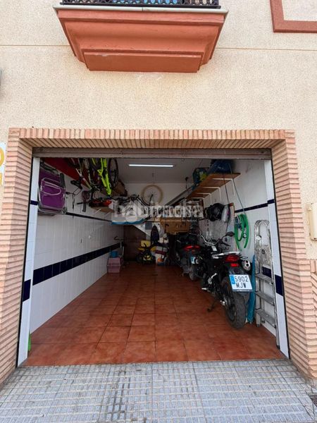 Foto d2cc07d0-47a9-4607-a29b-0e9bf2c3882f. Casa aparellada a Isla Cristina