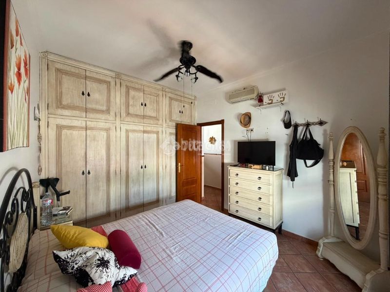 Foto d71ed663-433e-4347-908f-afc1b51ed20f. Casa aparellada a Isla Cristina
