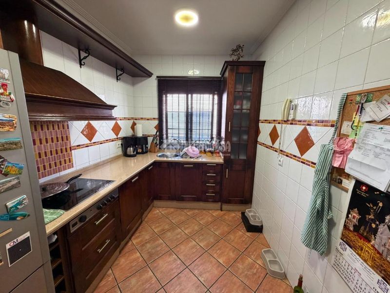 Foto e3b6f301-1a4c-474d-ab8a-57e3fbebd29f. Casa aparellada a Isla Cristina