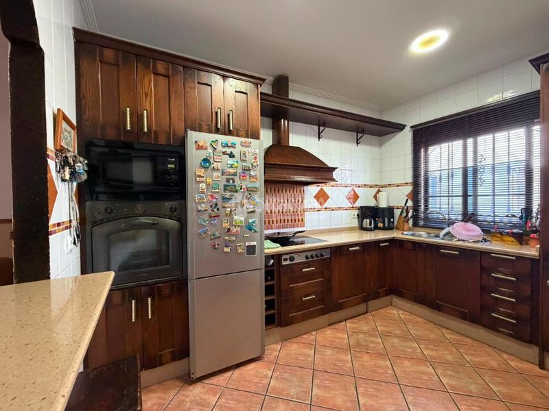 Foto f784d5c6-4511-422e-adf5-8b32344db0c0. Casa aparellada a Isla Cristina