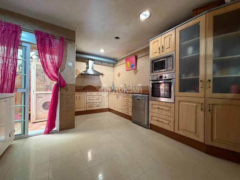 Foto 2e67cef2-7183-45dc-9ea5-07970517927a. Casa aparellada a Isla Cristina