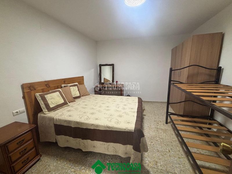 Foto e22c2736-24a5-48b3-9738-03d7cfd79572. Casa aparellada a Montoro
