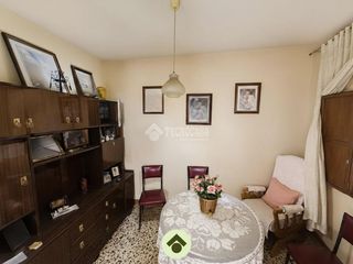 Casa aparellada a Montoro. Casa en venta en montoro