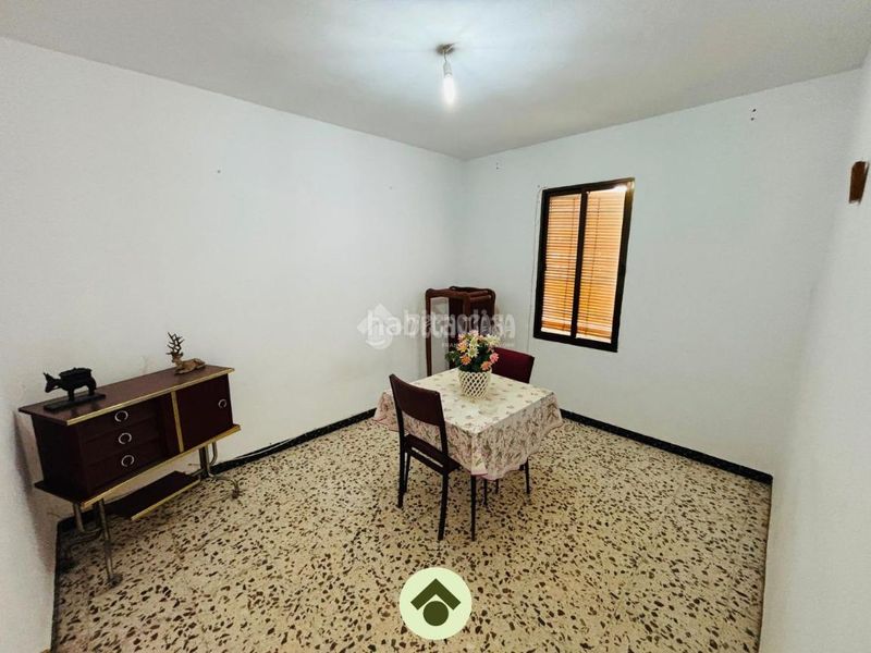 Foto aade1728-45db-4d5b-adcf-d5e5076ca6d8. Casa aparellada a Adamuz