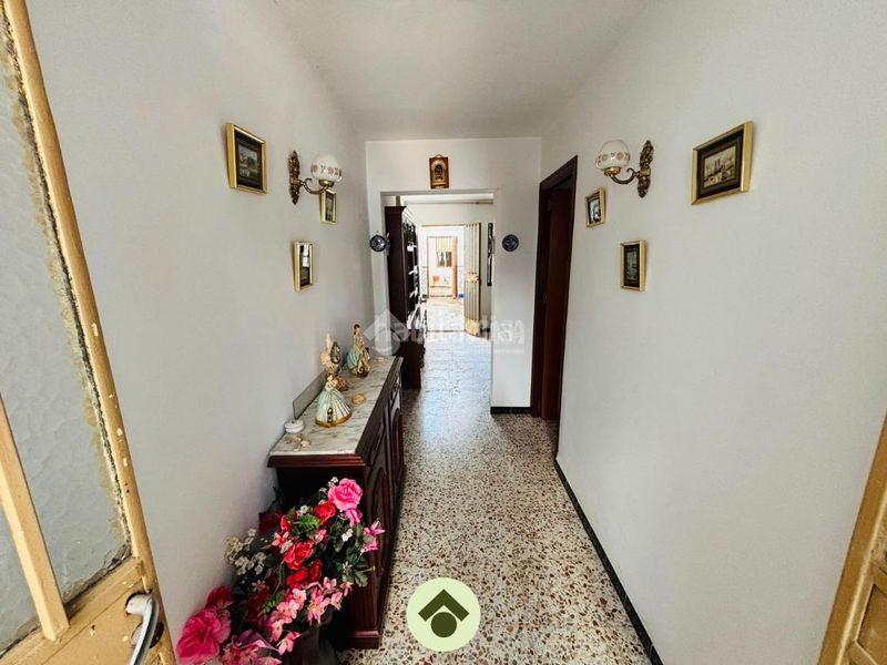 Foto b81253b0-090c-4eb6-8a69-48de5d868f6f. Casa aparellada a Adamuz