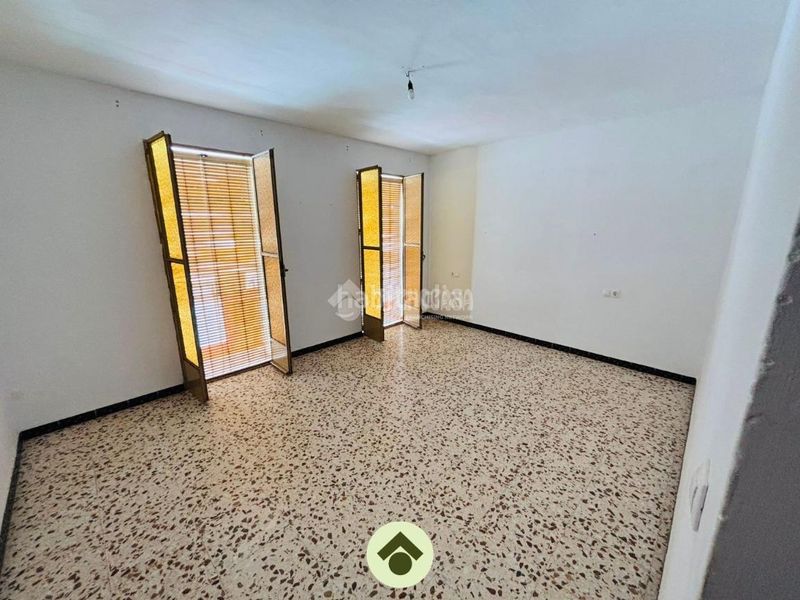 Foto d4bfdbab-2e0c-41fb-a8e1-94e836e45d6a. Casa aparellada a Adamuz