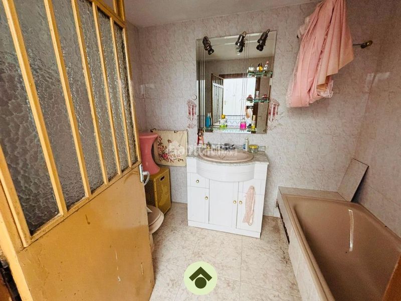 Foto dc771a88-7c9a-4749-8c70-1ba089c5a165. Casa aparellada a Adamuz