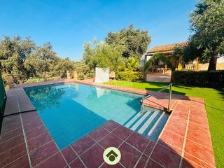 Masia a Adamuz. Casa rural en venta en adamuz