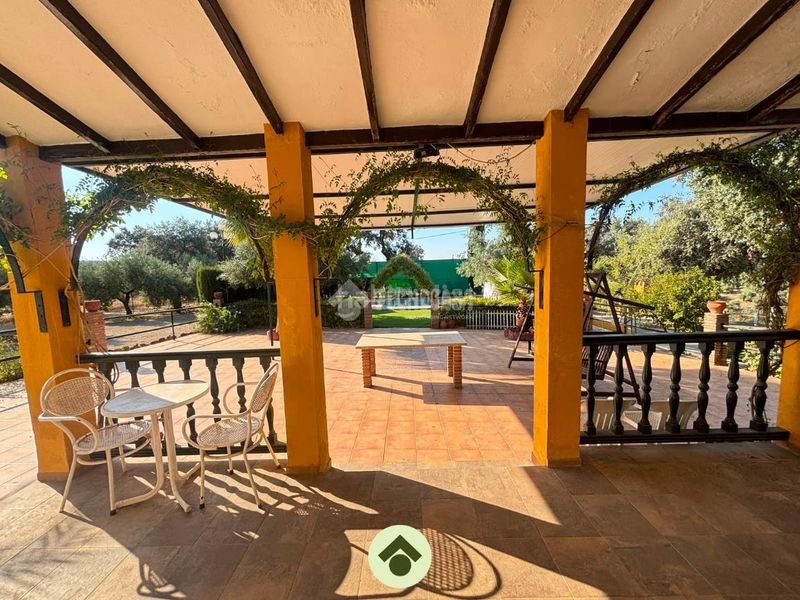 Foto f5b44978-2b97-4860-9f13-4e5d23d46650. Masia amb piscina a Adamuz