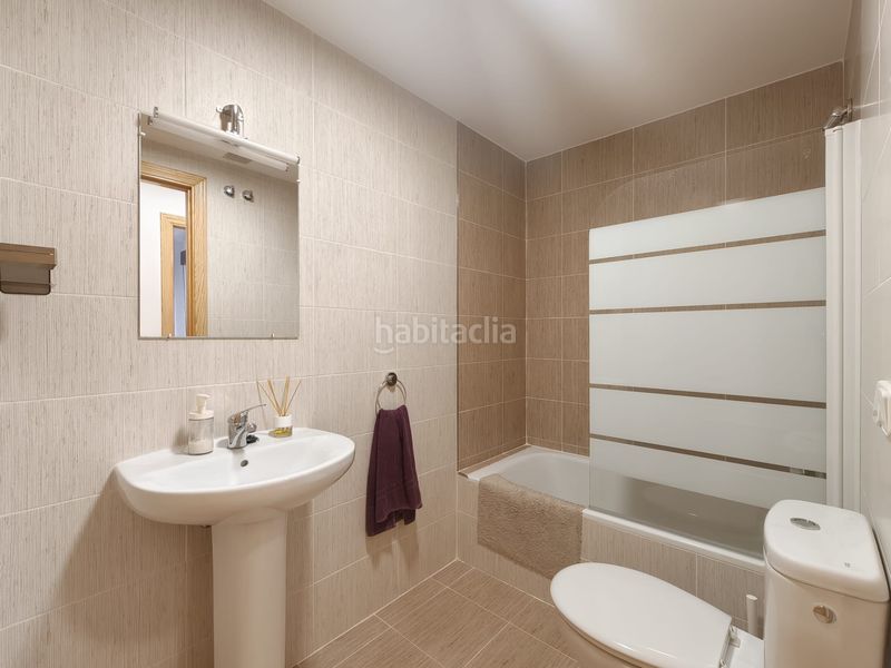 Foto b17d832e-e382-4b33-873b-91abdd968084. Pis amb aparcament a Yuncler