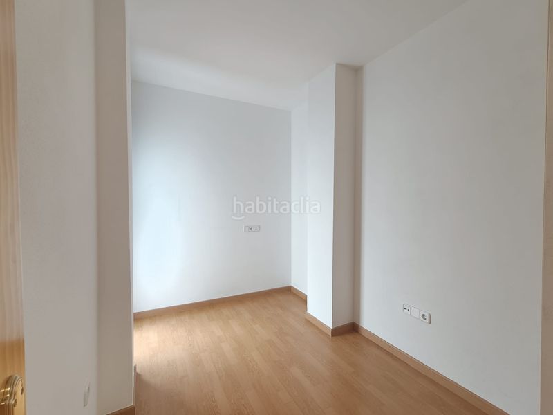 Foto ff531452-39ad-4326-90df-f70378f9f103. Pis amb aparcament a Yuncler