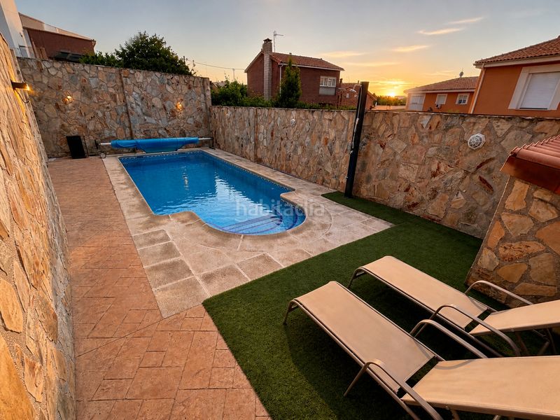 Foto f20ad7e6-c2a8-4d01-9c16-5b86cb6a725a. Xalet amb calefacció aparcament piscina a Serranillos del Valle