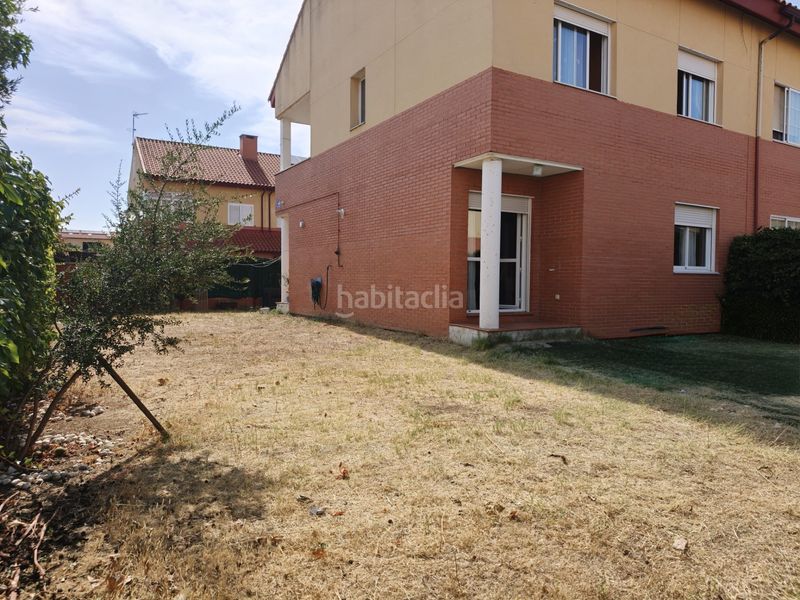 Foto 4bca0bdb-10b6-4311-8e42-8cc908709e39. Casa aparellada amb calefacció aparcament a Cubas de la Sagra