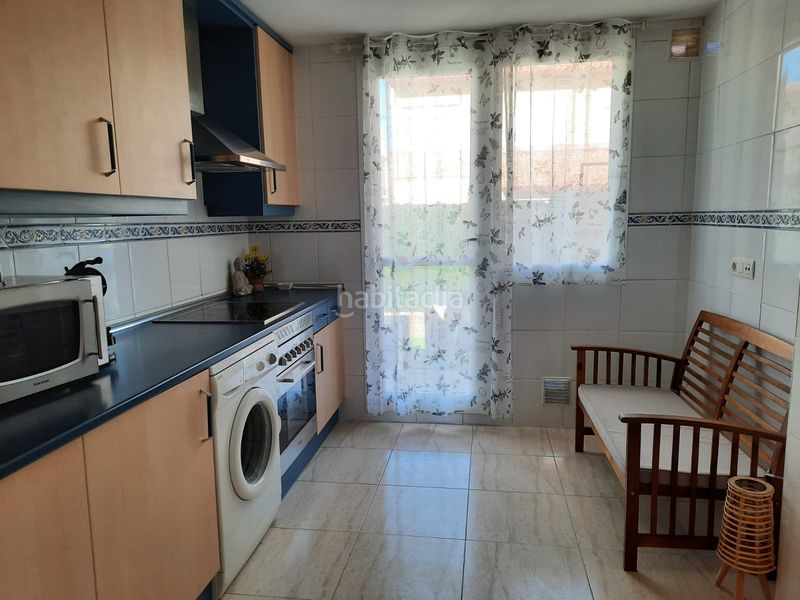 Foto 98c88722-486c-499a-83a7-92c2ac560e94. Casa aparellada amb calefacció aparcament a Cubas de la Sagra