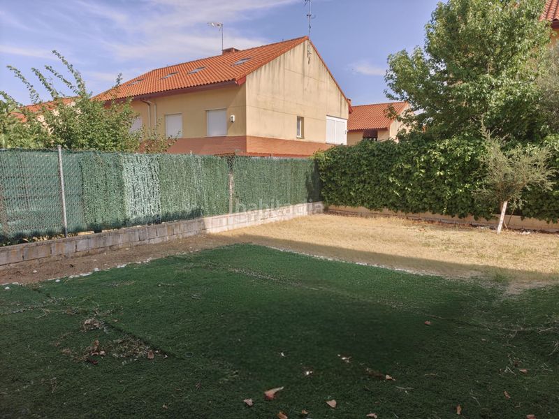 Foto e8be06cd-73b3-4332-ba7b-e55d2c492e38. Casa aparellada amb calefacció aparcament a Cubas de la Sagra