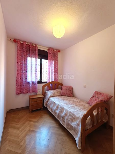 Foto 4824527b-2c72-48f9-8d75-21bd75c0a42b. Flat with heating parking pool in Abrantes Madrid