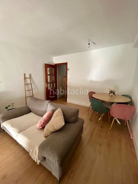 Foto e2b145af-01c4-48da-b716-17d640aaba53. Pis a Reyes Parla