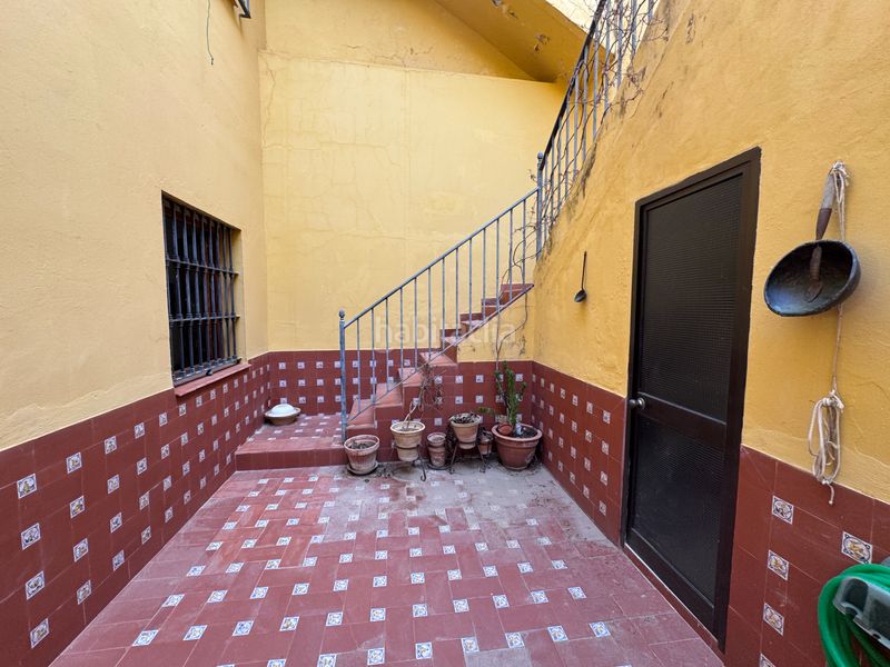 Foto 548e656b-bd26-403b-b8d4-8640643c1a36. Xalet a calle barbacana alta 36 a Carmona