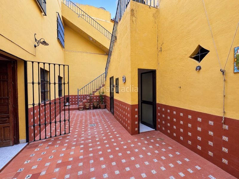 Foto c3c10fc4-153b-491e-bbc2-539a06cbb162. Xalet a calle barbacana alta 36 a Carmona