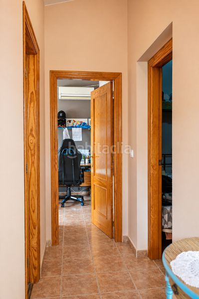 Foto 091e3c44-a2ff-41d0-b04b-622e8999ab80. Casa a urbanització llomayna 51 a Vilamarxant