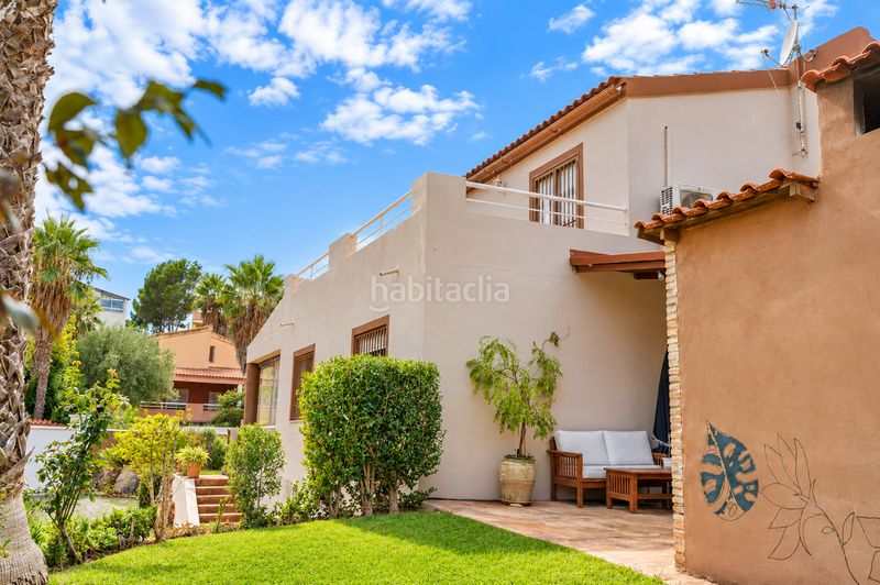 Foto 1b98c40a-4650-4675-8302-e68bd5a43844. Casa a urbanització llomayna 51 a Vilamarxant