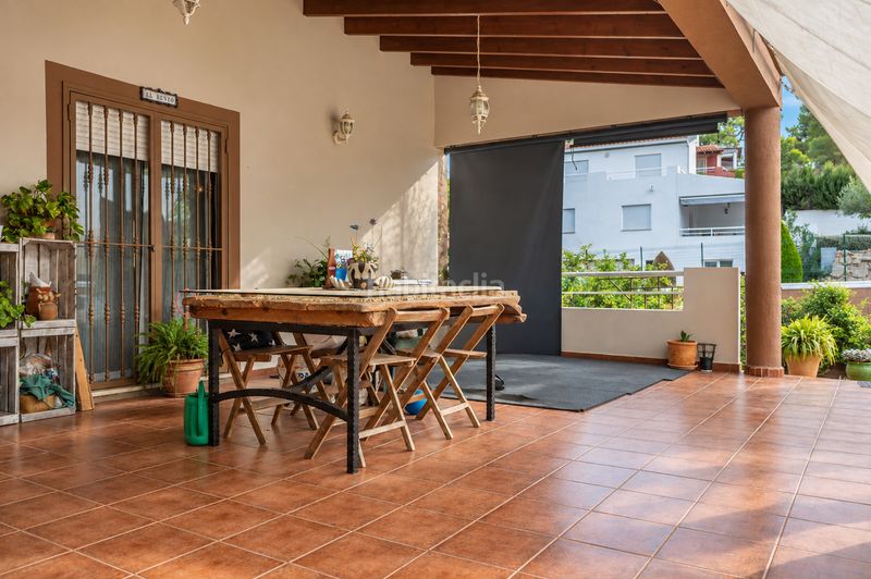 Foto d1643799-3dff-4496-bd9e-3923bfc72fd9. Casa a urbanització llomayna 51 a Vilamarxant