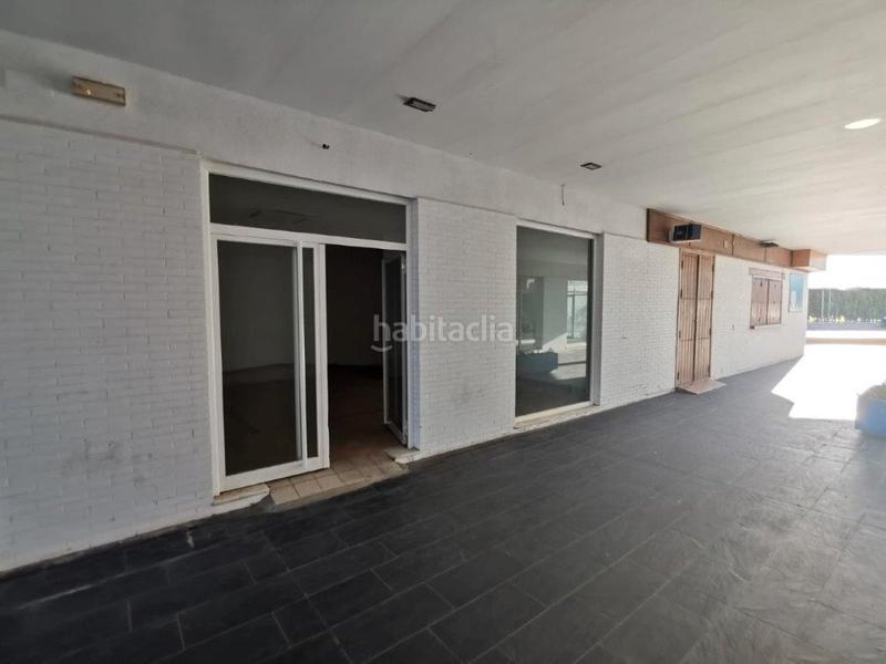 Foto 2895eb32-5642-4d1f-a376-e361a6af7813. Geschäftsraum in calle altamar 2 in Novo Sancti Petri Chiclana de la Frontera