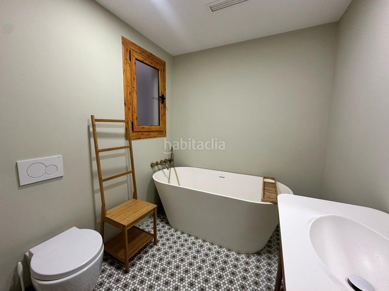 Foto 0291f7e3-66d6-4015-a281-947abe50b53b. Pis a Raval Barcelona