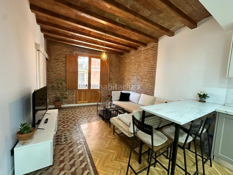 Foto b9552a37-0d11-46e1-bee5-63972732f84f. Pis a Raval Barcelona