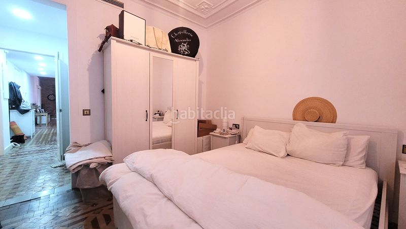 Foto f656c625-fcd0-44e6-84a7-82f664bd483d. Piso en Raval Barcelona