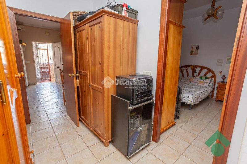 Foto 10824b07-223e-4128-9655-a749f41dc976. Casa aparellada amb calefacció a San Bernabé Algeciras