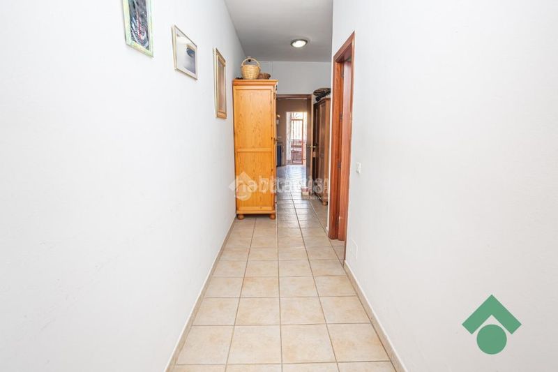 Foto 7c819086-daaa-41ea-8782-5b3880add16b. Casa aparellada amb calefacció a San Bernabé Algeciras