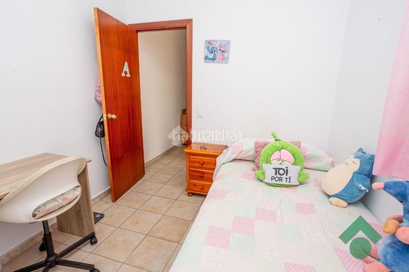 Foto b7592b49-5e26-428f-bb91-c016553bb4ba. Casa aparellada amb calefacció a San Bernabé Algeciras