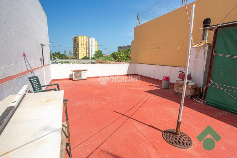 Foto cf3edacc-f376-4022-a743-611740b7fca9. Casa aparellada amb calefacció a San Bernabé Algeciras