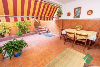 Casa aparellada  Urbanización el anteojo. Casa en venta en algeciras