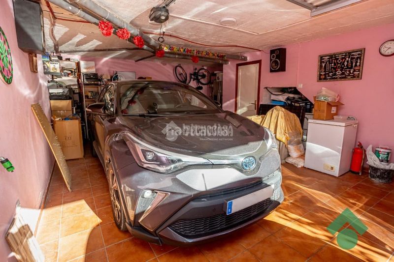 Foto 1ba4a08b-25ec-4671-b687-cd8144cbead7. Towny house with parking in San Bernabé Algeciras
