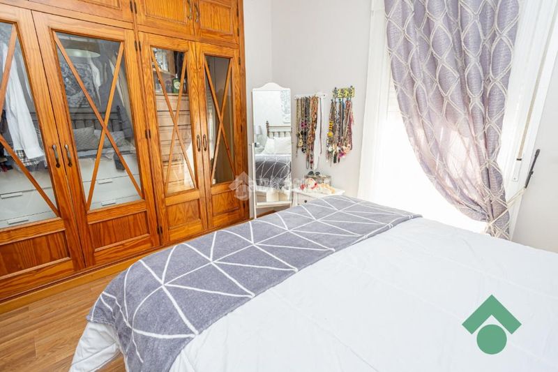 Foto 22750d00-0434-4488-8397-3fd03b408c5d. Towny house with parking in San Bernabé Algeciras