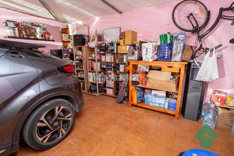 Foto edcb9a44-6d9e-4bf4-a7a2-278a24b84a46. Towny house with parking in San Bernabé Algeciras