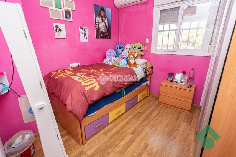 Foto eefc41da-8a99-49e0-92c7-43b307ebcd29. Towny house with parking in San Bernabé Algeciras