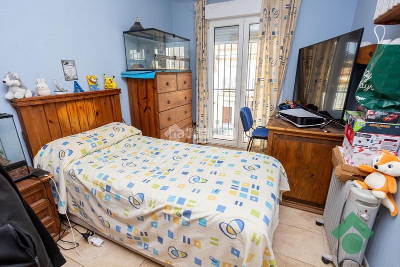 Foto 54b880f3-f480-437b-ad5f-ad99599055b8. Casa aparellada amb calefacció aparcament a San Bernabé Algeciras