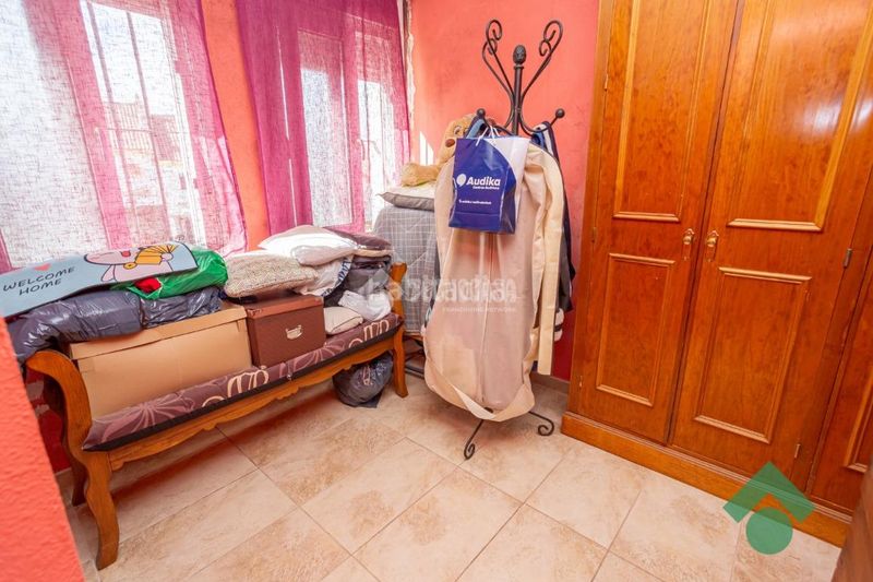 Foto c6efe7e4-d2c4-4ba8-8c7f-776ff07f8e69. Casa aparellada amb calefacció aparcament a San Bernabé Algeciras