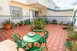 Casa bifamiliare in San García. Casa en venta en algeciras