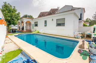 Casa aparellada a San García. Casa en venta en algeciras