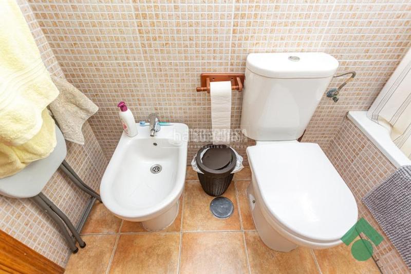 Foto aadb873d-9cc0-4dfc-95de-c399cd43210f. Casa aparellada a San García Algeciras